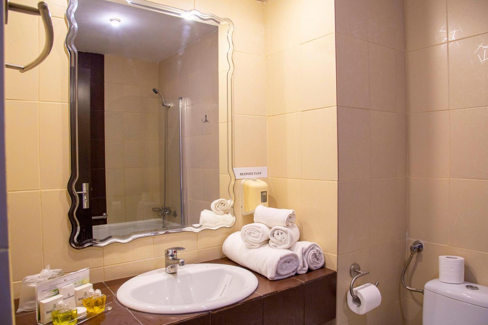 Hotel Ambasador Мамая Екстериор снимка