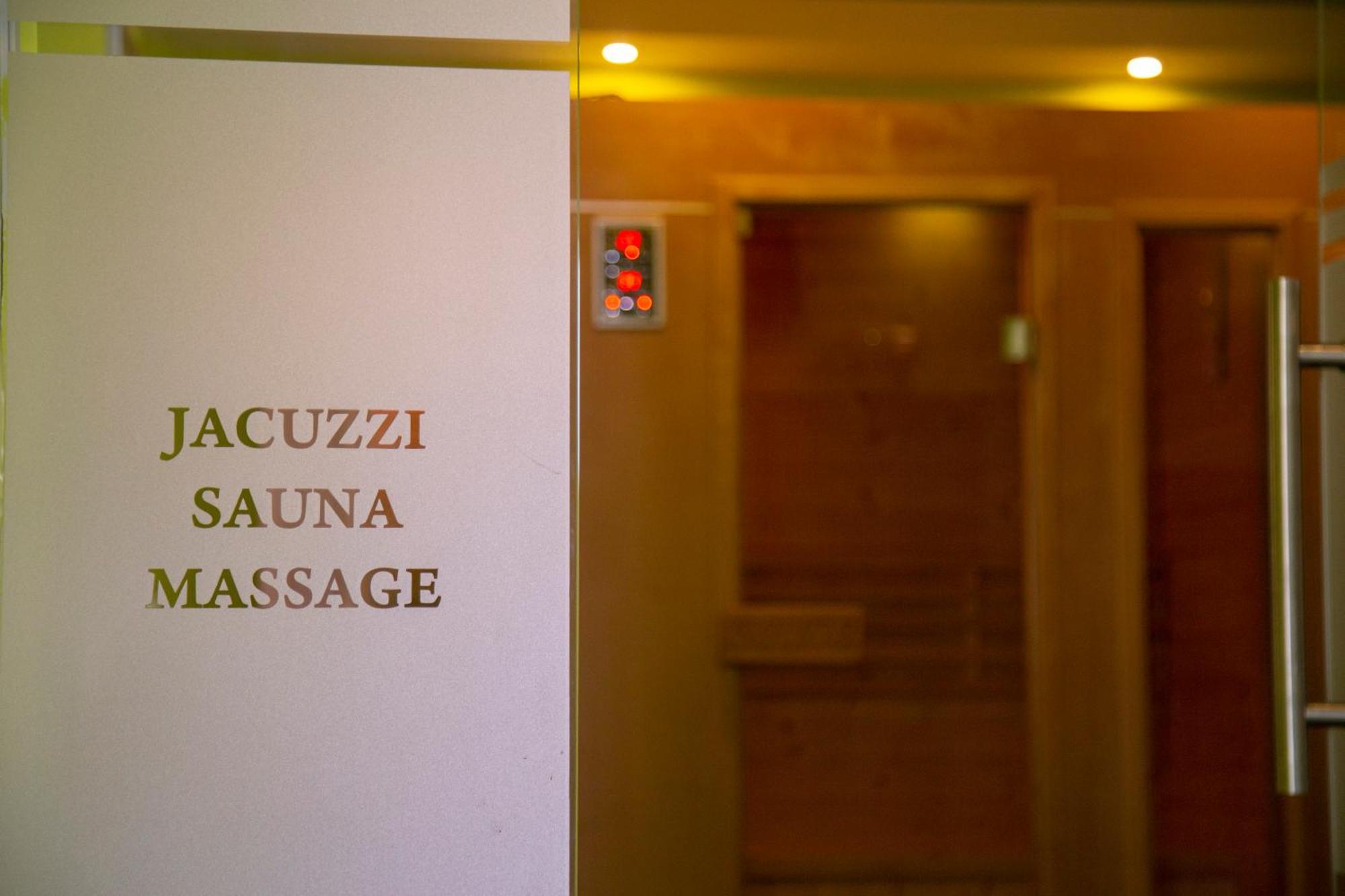 Hotel Ambasador Мамая Екстериор снимка