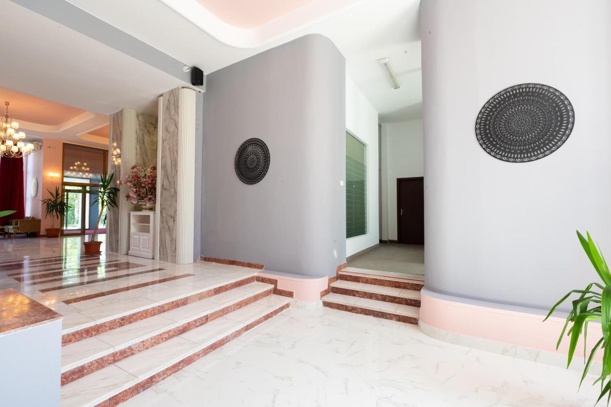Hotel Ambasador Мамая Екстериор снимка