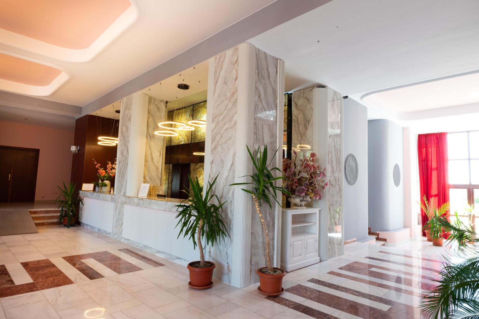 Hotel Ambasador Мамая Екстериор снимка